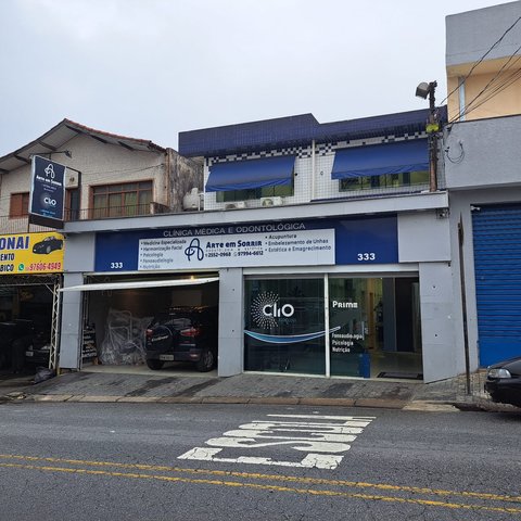 Fachada do prédio, vista da rua